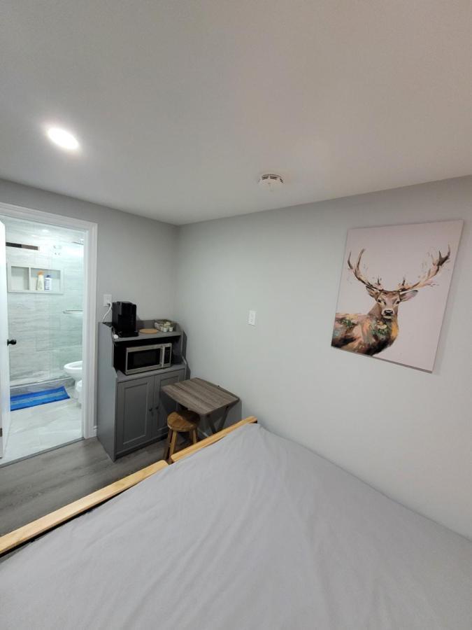 Guest House Basement - Master Bedrooms In Bayview Village Toronto Exterior photo