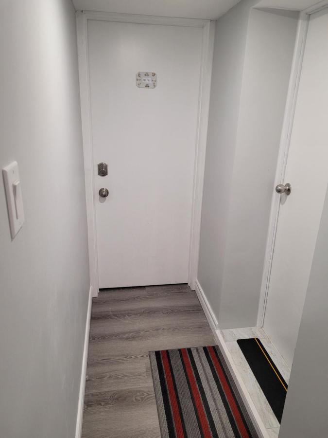 Guest House Basement - Master Bedrooms In Bayview Village Toronto Exterior photo