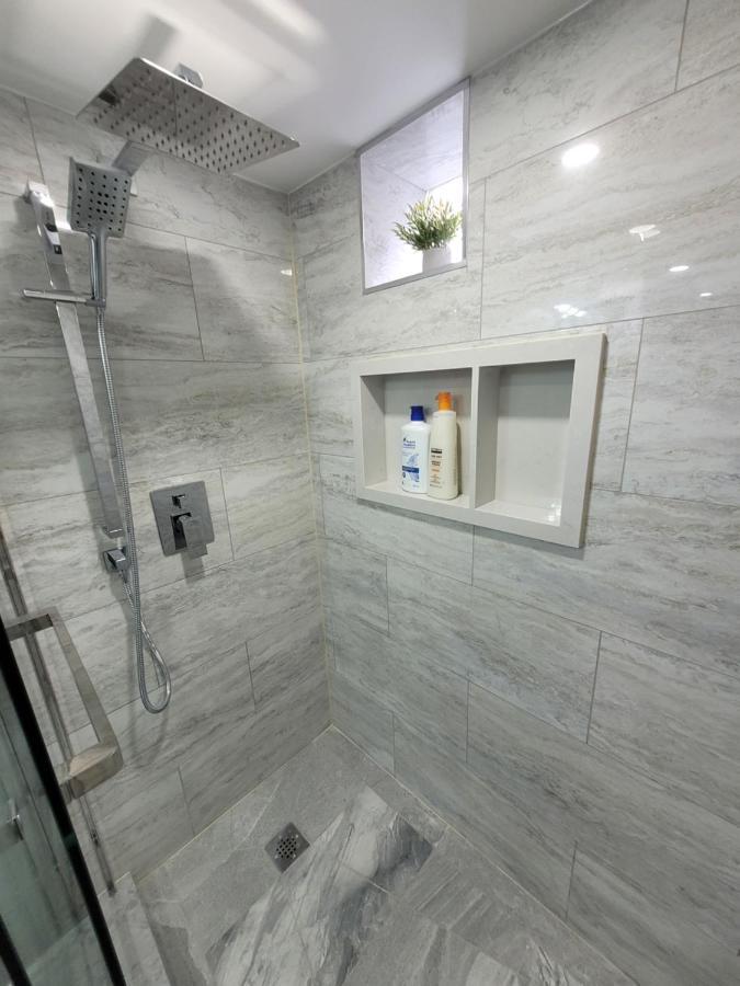 Guest House Basement - Master Bedrooms In Bayview Village Toronto Exterior photo
